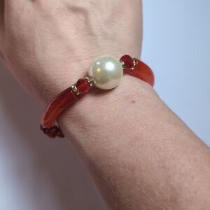 435 Red Gold and Pearl Beaded‎ Stretch Bracelet